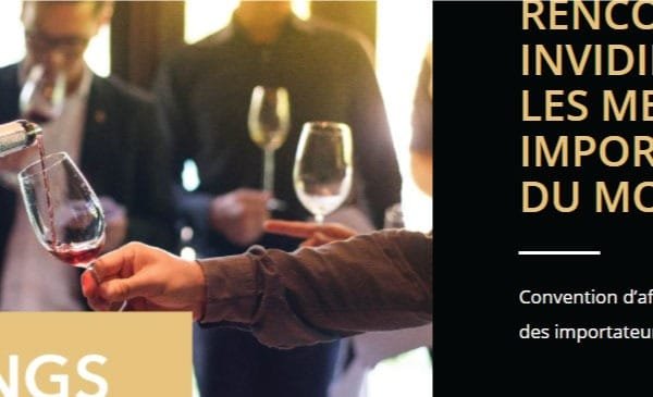 Dégustation de vin lors d'un événement pour les importateurs; design par Comhit, agence de branding à Paris.