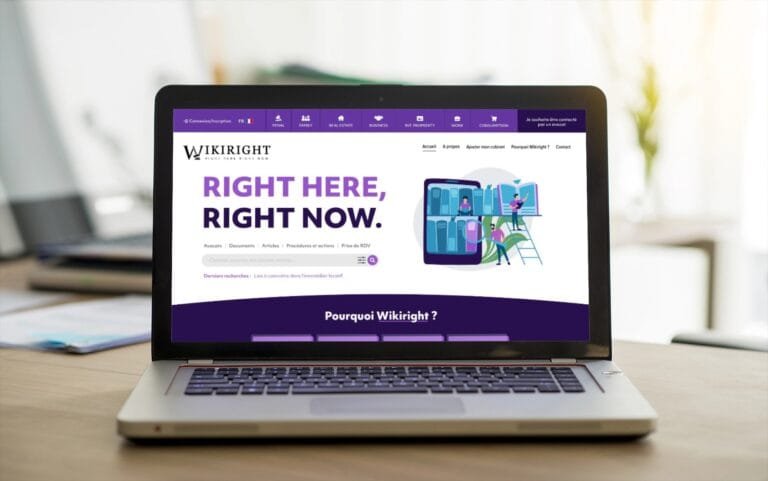 Site web moderne et interactif sur ordinateur portable, projet de Comhit pour une identité de marque forte et engageante.